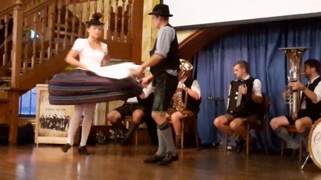 Рre-pandemic Hofbräuhaus - Munich (допандемийный Хофбройхаус) смотреть онлайн