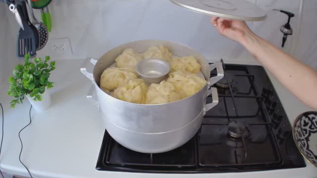 Такое блюдо вы еще не пробовали Манты с тыквой, сочные вкусные и очень быстрые в приготовлении.