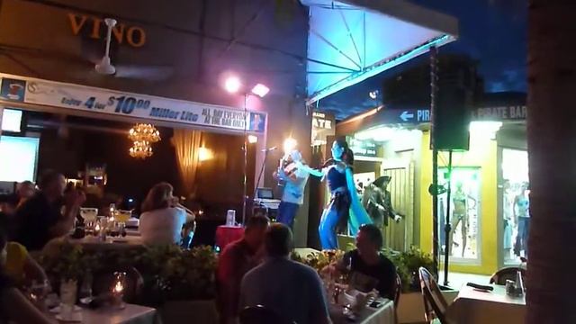 Танец в ресторане Spazio, Fort Lauderdale смотреть онлайн