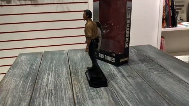 Обзор Фигурки Рик Греймс: Ходячие Мертвецы (Rick Grimes: The Walking Dead) 20 см. смотреть онлайн