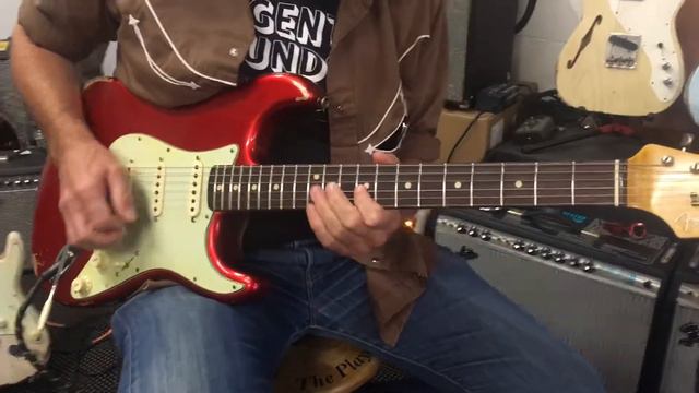 1963 Fender CS Strat смотреть онлайн