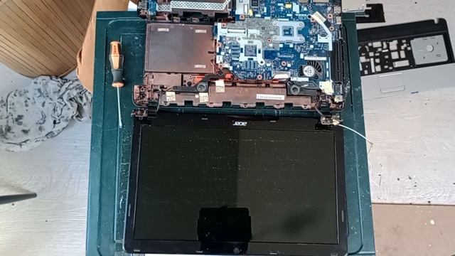 Acer Aspire E1-531 - disassembly replace LCD screen motherboard keyboard palmrest bottom case coole смотреть онлайн