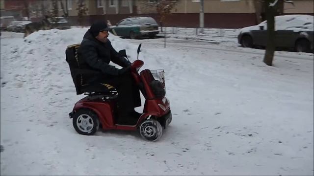 Наконец-то Зима, 2014-12-12. Скутеры для инвалидов. Mobility scooter. Finally, Winter, 12/12/2014. смотреть онлайн