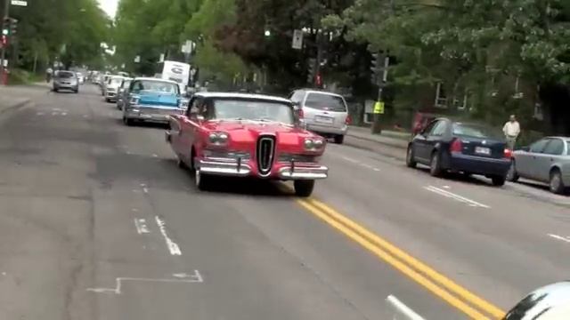 BAH | Les Belles Autos d'hier | Le défilé pré-gala смотреть онлайн