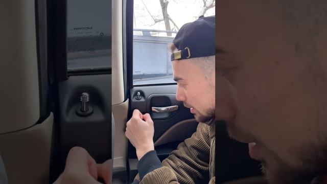 Что делать если дверь захлопнулась в машине? смотреть онлайн