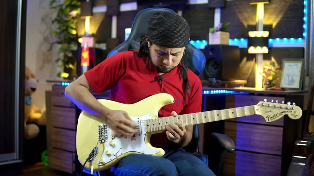 FENDER STRATOCASTER YNGWIE MALMSTEEN REVIEW смотреть онлайн