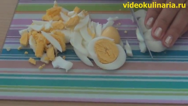 Как приготовить салат из копченой курицы смотреть онлайн