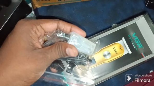 VGR V-290 Professional Hair Clipper with LED Display Trimmer 120 min Runtime 4 Length Settings