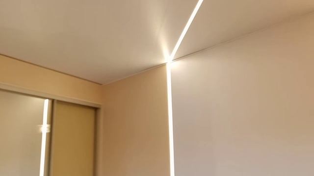 Внутренняя отделка спальной мобильного коттеджа STUDIO Max с LED подсветкой (панорамные окна) смотреть онлайн