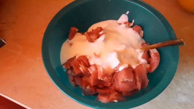 тушенное мясо с подливкой смотреть онлайн