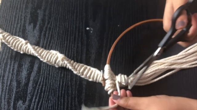 Embroidery Hoop Macrame Plant Hanger| DIY hanging plant | Ideas to use Embroidery Hoops | Boho deco смотреть онлайн