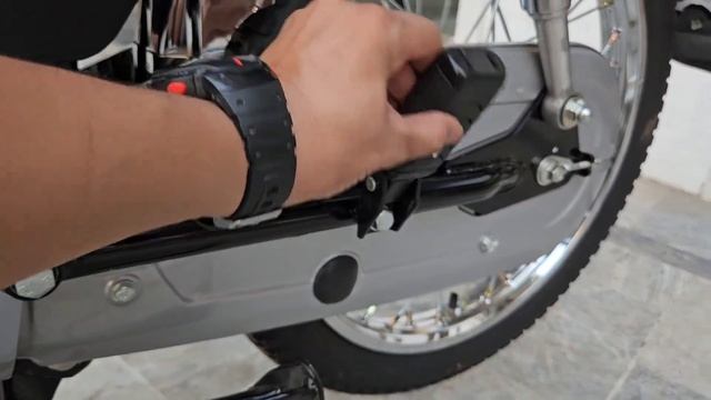 CHANDRAYAAN 3 IN PAKISTAN ? HONDA CD 70 2024 MODEL BIG CHANGE POWERFUL BIG ENGINE ? HONDA CG125 202 смотреть онлайн