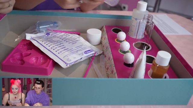 ON ESSAIE DES KITS DIY MAKEUP POUR ENFANT 😅| Gloss Party & Parfum et Cosmétiques смотреть онлайн