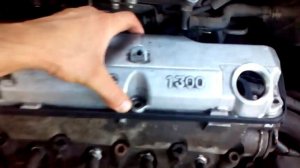 ставим прокладку на крышку клапанов, сенс ч.1