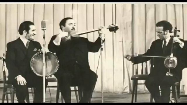 "Mirzə Hüseyn segahı", toy ifası,1985-ci il Canəli Əkbərov,Sərvər İbrahimov,Tələt Bakıxanov. смотреть онлайн