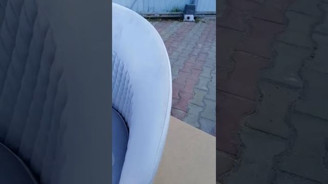 Круглое кресло с цоколем. смотреть онлайн