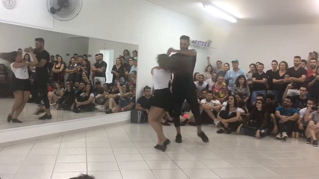 Paty Torres e Emerson Alves - Indestrutível смотреть онлайн