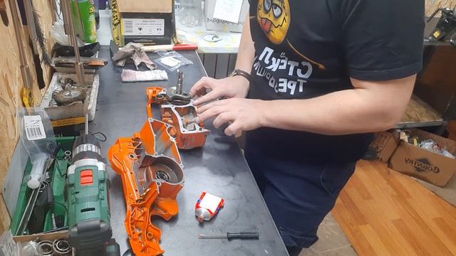 Сборка пилы Хускварна 365, часть 1 смотреть онлайн