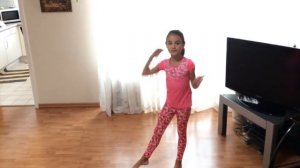 Как научится делать переворот вперёд и назад .Для начинающих!!!😄😄😝😜🤗