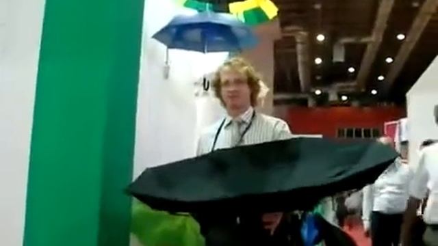 Демонстрация качества зонтов FARE STORM MASTER смотреть онлайн