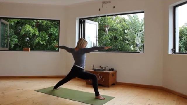 6 Metronome Yoga Hero Poses смотреть онлайн
