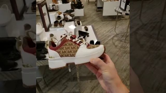 Сникерсы Michael Kors в США стоят $63 прямо сейчас! | Shopoglot смотреть онлайн