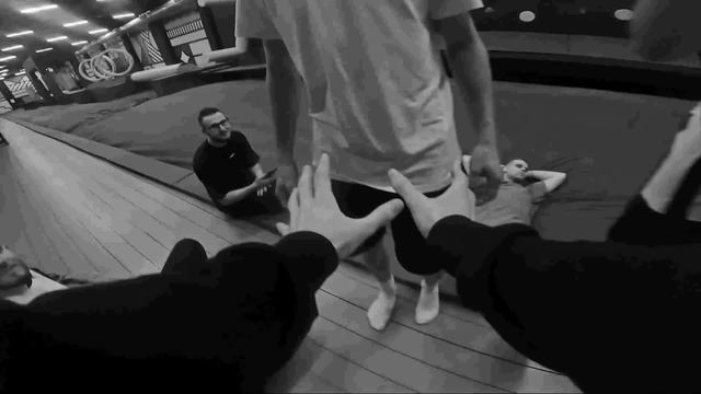 ПОПАДИ В ЦЕЛЬ И ВЫИГРАЙ 1000$ СО СТРИМЕРАМИ (превью взял у mr.beast,нужны просмотры) #КТОПОСЛЕДНИЙ смотреть онлайн