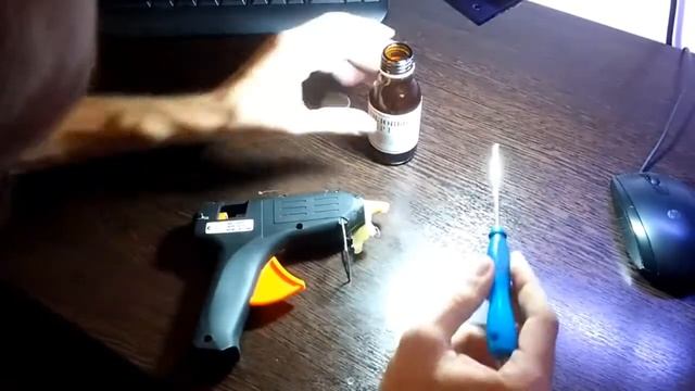 Чистка термопистолета за 10 секунд (ну может 20 :) ). смотреть онлайн
