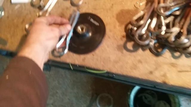 Уменьшеный диск для болгарки, для выработки всей наждачной поверхности смотреть онлайн