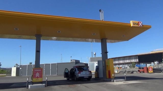 Автоматические заправки в Норвегии - как заправиться бензином и оплатить заправку картой.