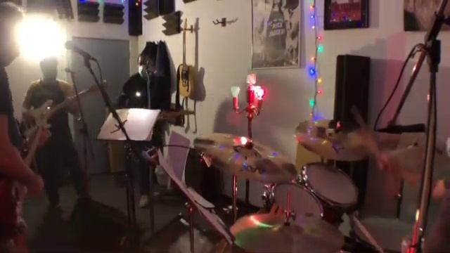 Shake Some Action (The Flamin' Groovies) смотреть онлайн