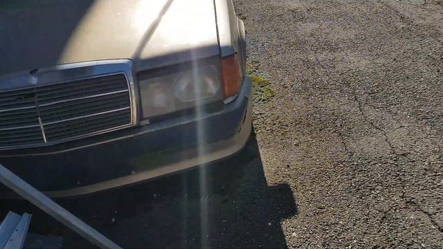 Mercedes Benz 190e заброшенный на много лет