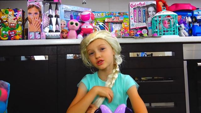 Polina playing with Cute Kitchen and Baby doll Emma. смотреть онлайн