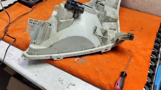 TOYOTA LAND CRUISER PRADO 120 когда всё идёт не по плану, ставим линзы в отражатели смотреть онлайн