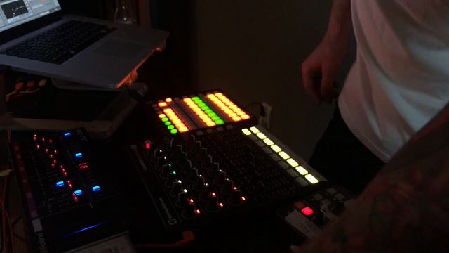 Lo Seen - cut from live 2018 смотреть онлайн