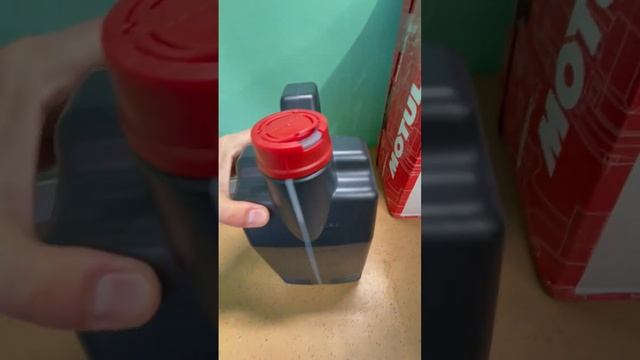 Как отличить оригинальное масло Motul 8100 Eco light 5W-30 от подделки. смотреть онлайн