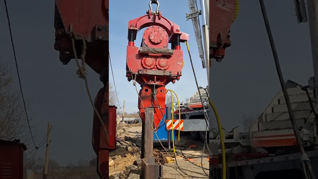 Экономика должна быть экономной! #вибропогружатель #строительство #спецтехника #экскаватор смотреть онлайн