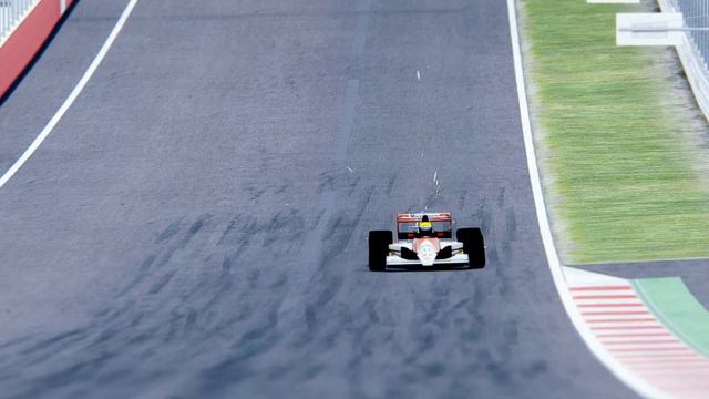 McLaren F1 2022 vs McLaren F1 1990 at Red Bull Ring смотреть онлайн