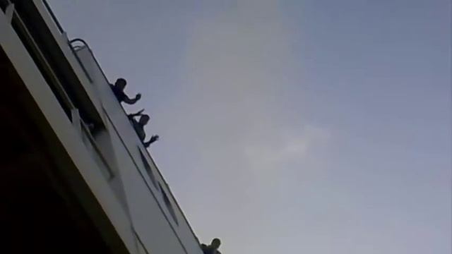 Somali Pirates Vs Armed Guards смотреть онлайн
