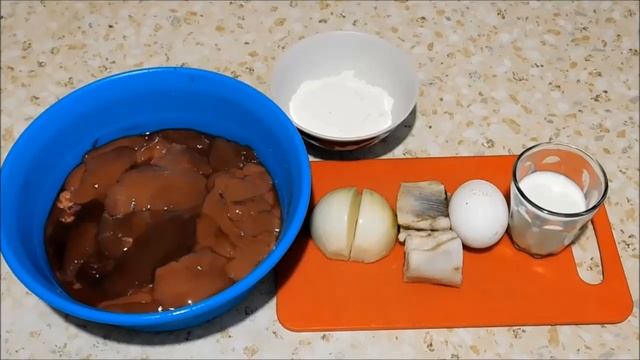 Свиные рульки в пиве, оладья из куриной печени. Готовлю и жду гостей.