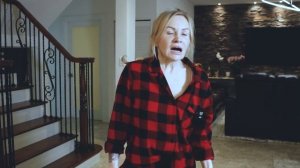 Неужели КУРИТ ? За НЕСКОЛЬКО ЧАСОВ до НОВОГО ГОДА ЧТО-ТО ПОШЛО НЕ ТАК в СЕМЬЕ НИКОЛЬ КРЕЙЗИ ФЕМЕЛИ
