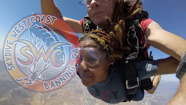 Jaida Johnson's Tandem Skydive At Skydive West Coast смотреть онлайн