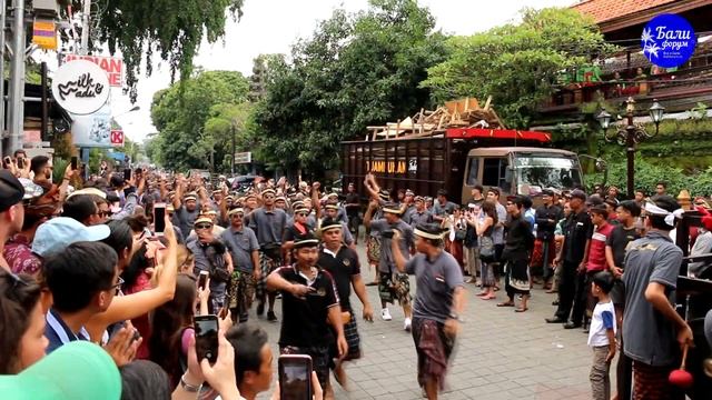 Как провести новый год на Бали. Ньепи. Советы экспата смотреть онлайн