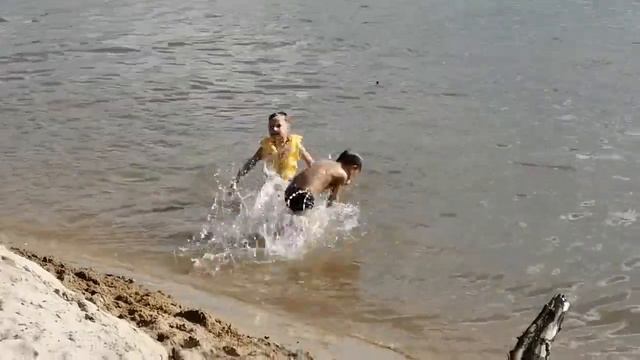 Ныряю в озеро! смотреть онлайн
