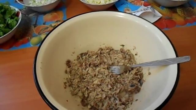 Салат из консервы и листьев салата смотреть онлайн