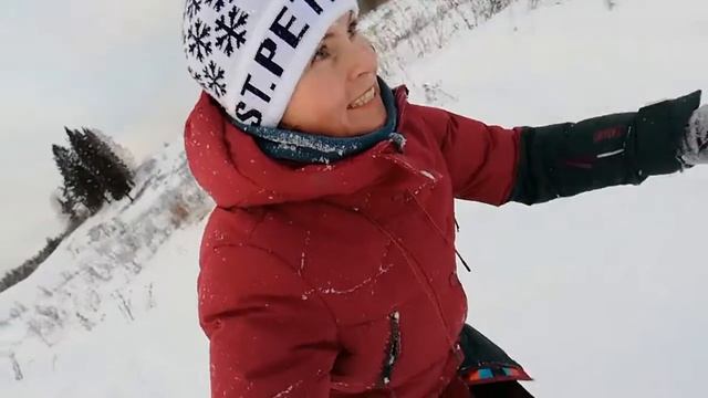 На лыжах за снегоходом смотреть онлайн