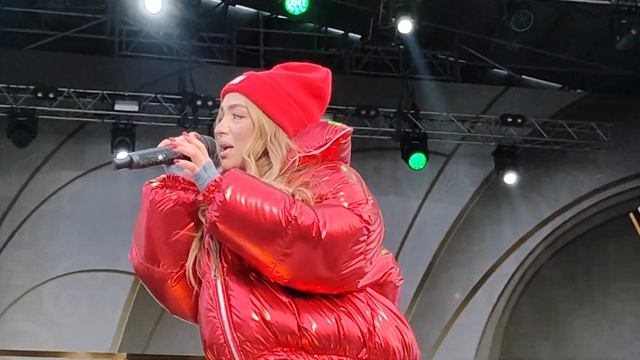 Мари Краймбрери- случилась осень (ВДНХ) смотреть онлайн