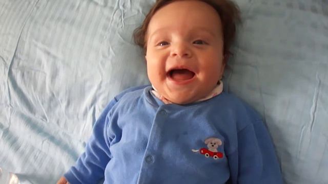 малыш хохочет смотреть онлайн