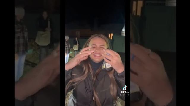 валя подарила родителям машину)) :) смотреть онлайн