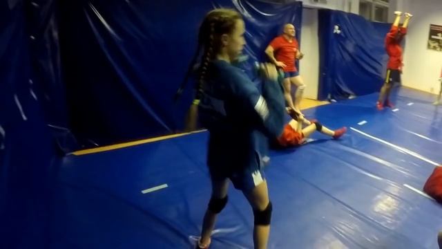 ОТРАБОТКА УДАРНОЙ ТЕХНИКИ / КРОССФИТ / САМБО ДЕТИ смотреть онлайн